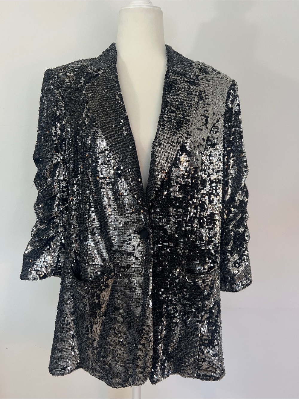 NWT cinq à sept Sequin Blazer Black & Silver Size 8
